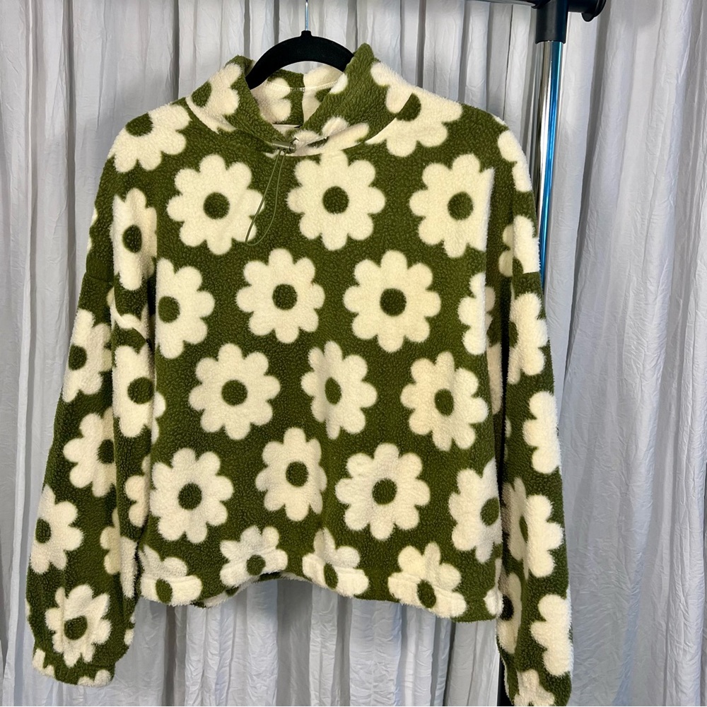 PACSUN Daisy Green and White Fleece Sweater